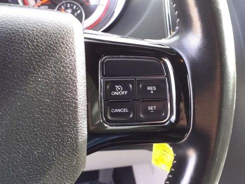 Used 2020 Dodge Grand Caravan SXT image 18