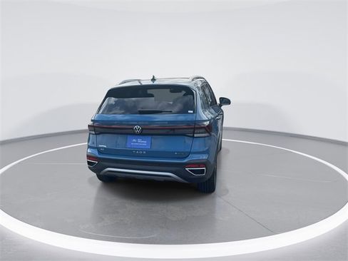 Used 2025 Volkswagen Taos SE image 6