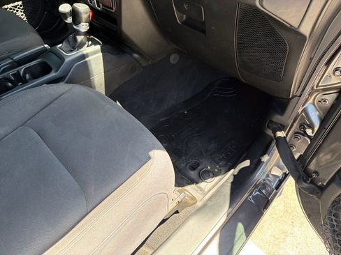 Used 2020 Jeep Wrangler Unlimited Sport AWD/4WD image 37