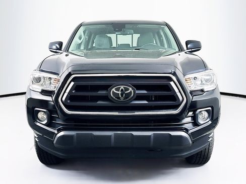 Used 2021 Toyota Tacoma SR5 RWD image 2