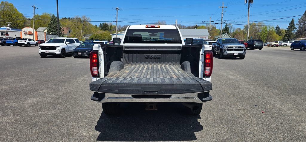 Certified 2022 GMC Sierra 3500 SLE w/ SLE Convenience Package AWD/4WD image 11