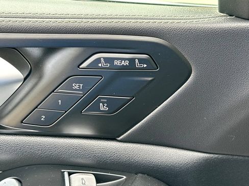Used 2025 BMW X7 xDrive40i AWD/4WD image 19