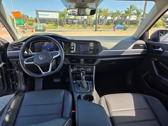 Used 2024 Volkswagen Jetta SE FWD image 14