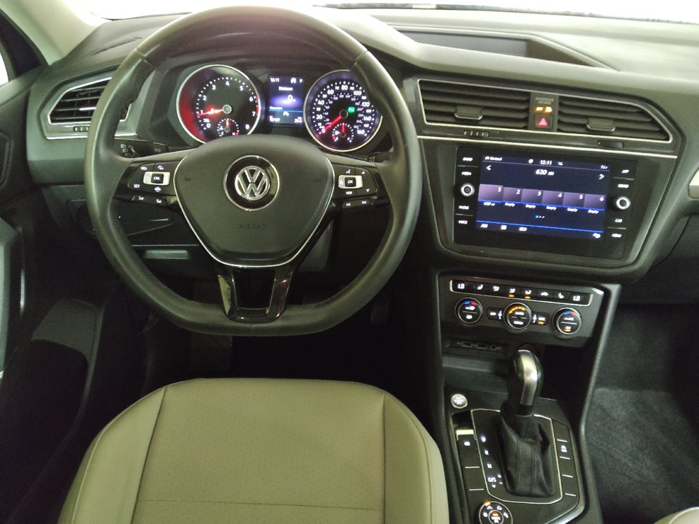 Used 2020 Volkswagen Tiguan SE w/ 3rd Row Seat Package AWD/4WD image 22
