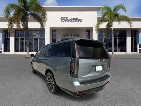Certified 2023 Cadillac Escalade ESV Sport Platinum AWD/4WD image 11