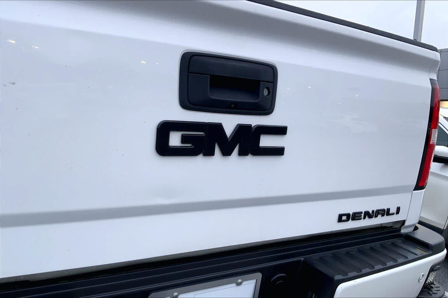 Used 2016 GMC Sierra 2500 Denali w/ Duramax Plus Package AWD/4WD image 28