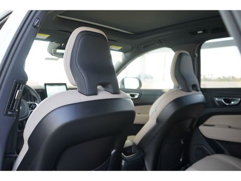 New 2026 Volvo XC60 B5 Plus w/ Climate Package PRO image 20