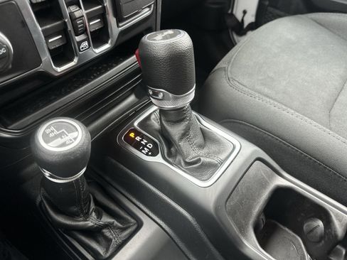 Used 2021 Jeep Wrangler Unlimited Sport AWD/4WD image 29