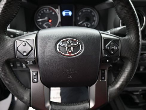 Used 2021 Toyota Tacoma TRD Off-Road image 19