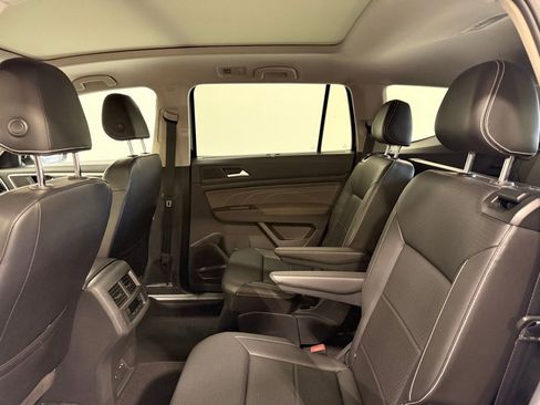 Used 2023 Volkswagen Atlas SEL R-Line AWD/4WD image 11