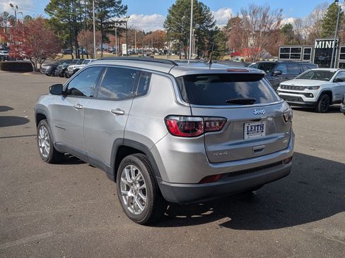 Used 2022 Jeep Compass Latitude image 7