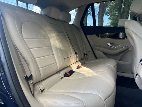 Used 2017 Mercedes-Benz GLC 300 4MATIC image 28