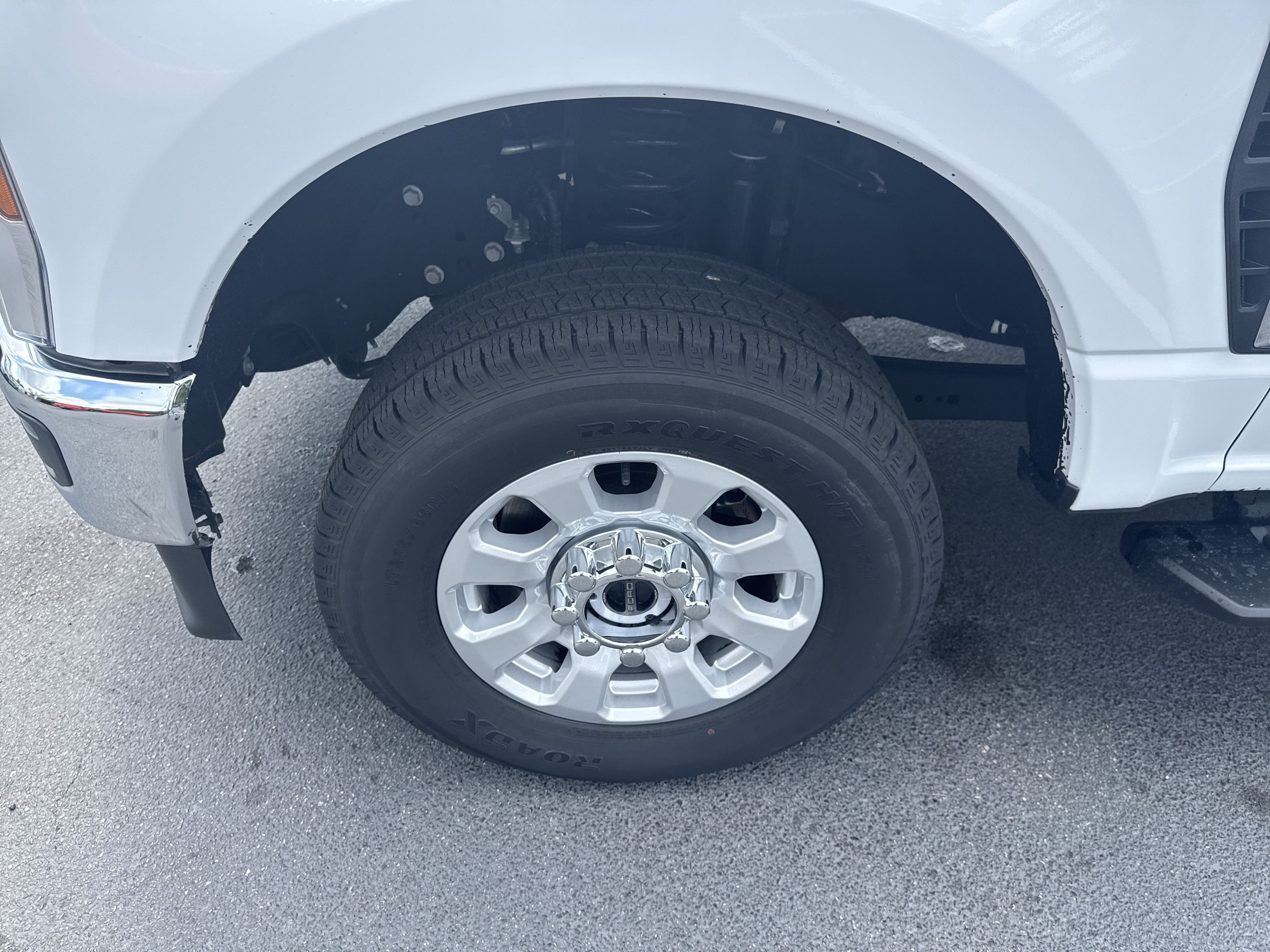 Used 2024 Ford F350 XLT AWD/4WD image 9