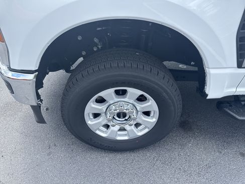 Used 2024 Ford F350 XLT image 9