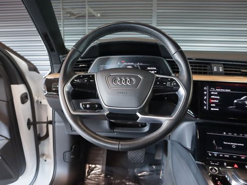 Used 2024 Audi Q8 e-tron Premium Plus image 18