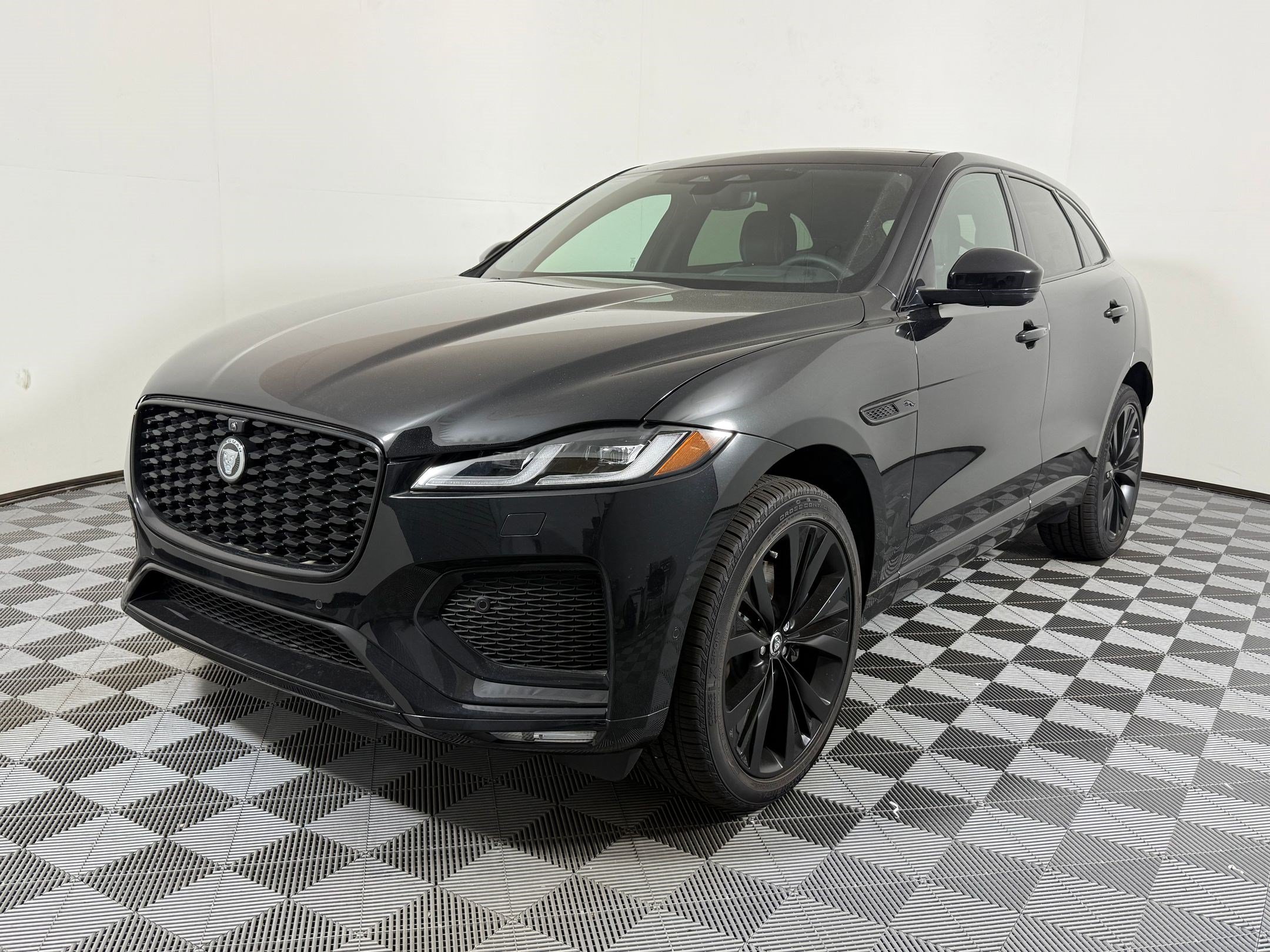 New 2026 Jaguar F-PACE R-Dynamic S AWD/4WD image 1