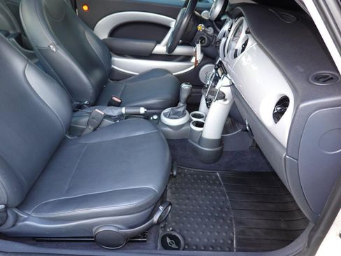 Used 2006 MINI Cooper Hardtop image 18