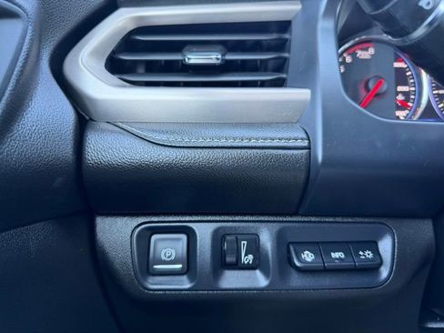 Used 2023 GMC Acadia Denali w/ Denali Ultimate Package FWD image 17