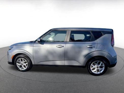 Used 2025 Kia Soul LX w/ LX Technology Package image 9