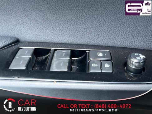 Used 2020 Toyota Prius Prime LE FWD image 25