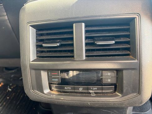 Used 2021 Volkswagen Atlas SE FWD image 11