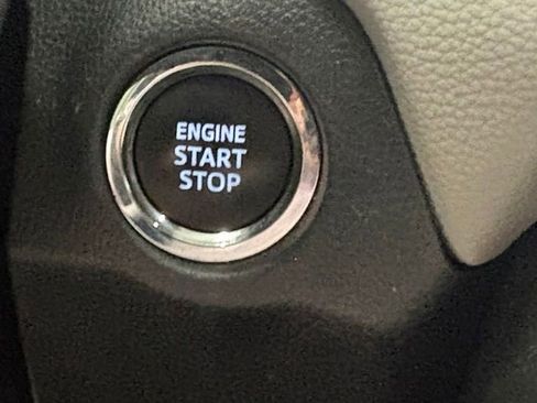 Used 2025 Toyota RAV4 XLE FWD image 25