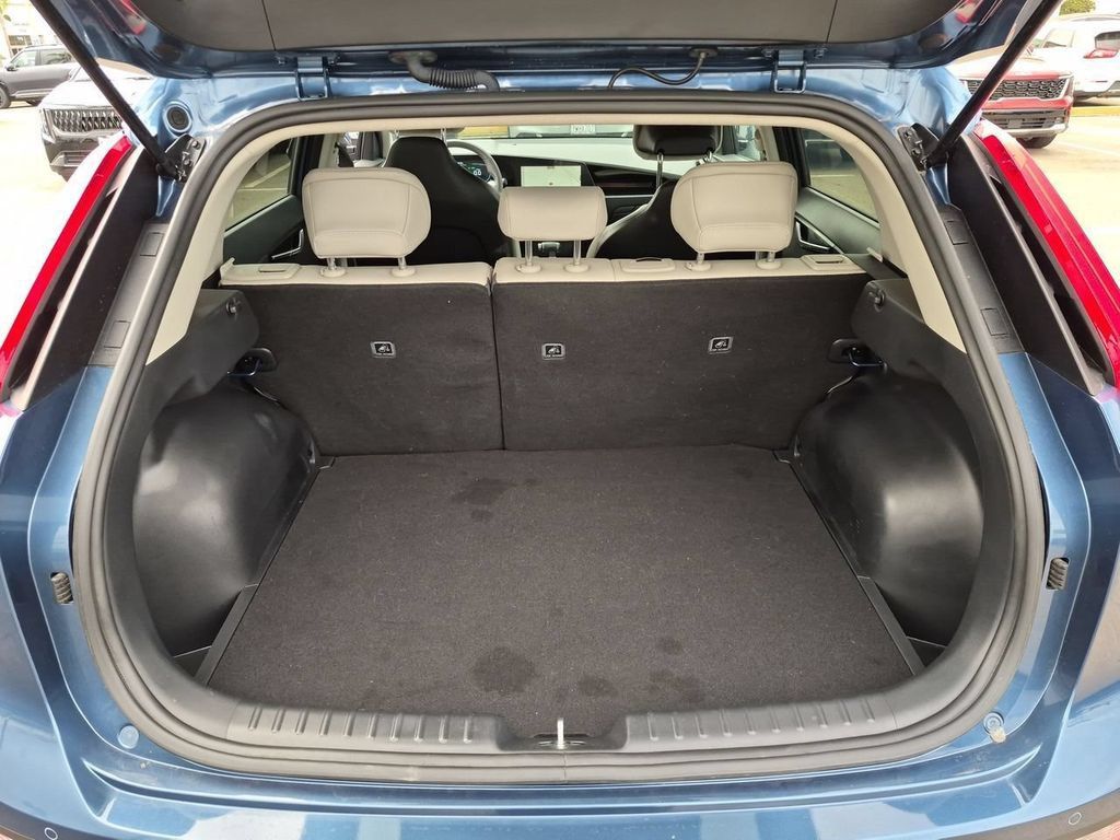 Certified 2025 Kia Niro EX FWD image 26