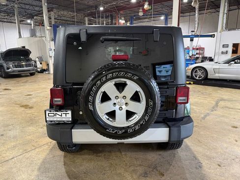 Used 2011 Jeep Wrangler Unlimited Sahara w/ Connectivity Group AWD/4WD image 3