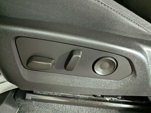 Certified 2024 Chevrolet Colorado Trail Boss w/ Technology Package image 16