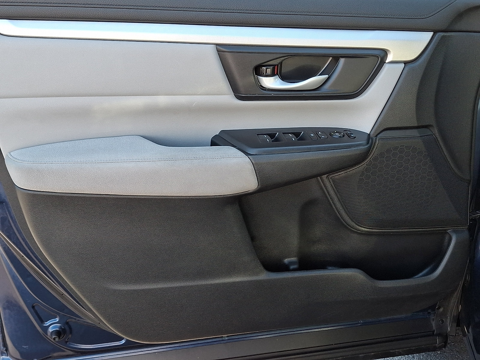 Certified 2018 Honda CR-V LX image 12