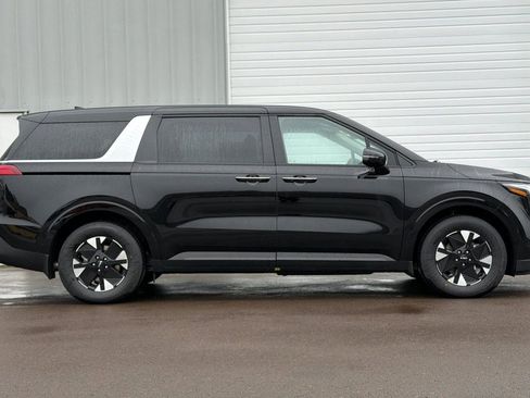 New 2026 Kia Carnival LXS image 4