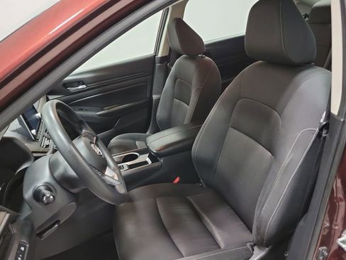 Used 2024 Nissan Altima 2.5 SV image 39