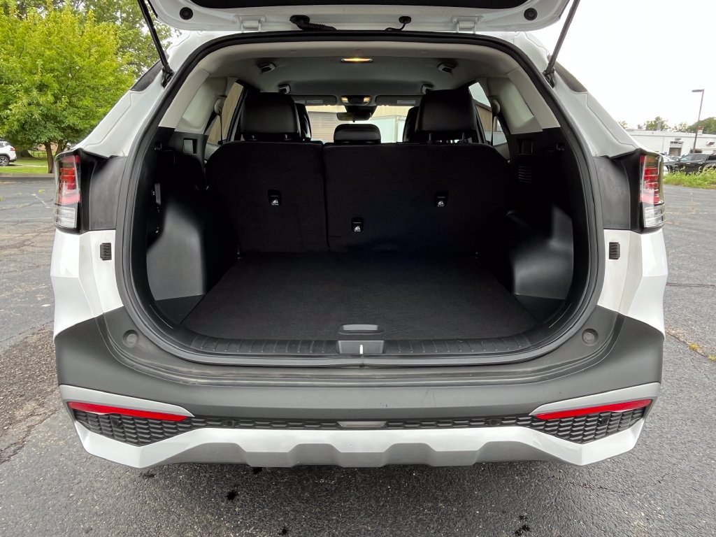 Used 2024 Kia Sportage EX FWD image 5