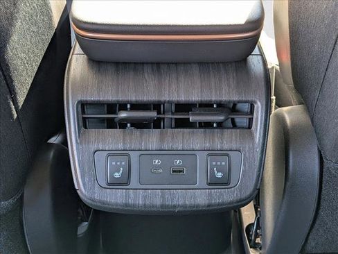 Used 2023 Nissan Ariya FWD image 17