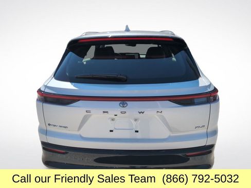 Certified 2025 Toyota Crown Signia w/ Tow-Hitch Package (TMS) image 5