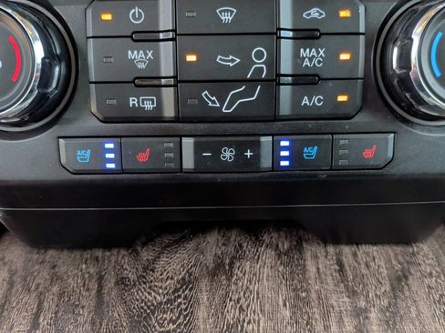 Used 2019 Ford F250 Lariat w/ Lariat Value Package AWD/4WD image 29