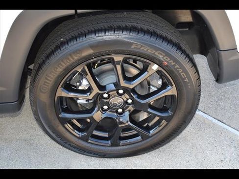 New 2025 Jeep Compass Latitude w/ Altitude Special Edition image 19