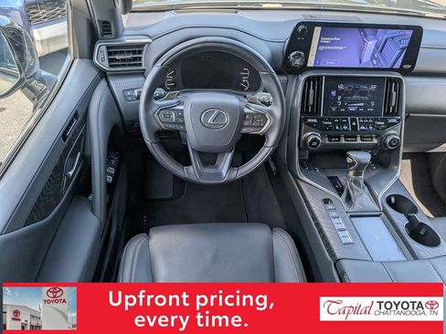 Used 2024 Lexus LX 600 4WD w/ Appearance Package image 8