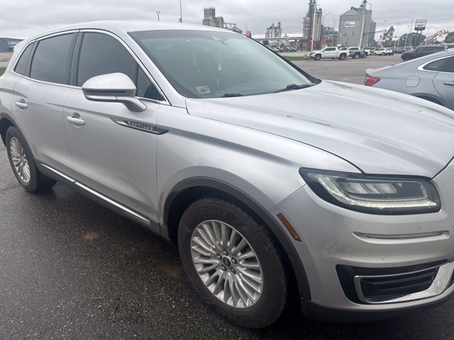 Used 2019 Lincoln Nautilus Premier AWD/4WD image 4