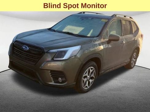 Used 2023 Subaru Forester Premium AWD/4WD image 4