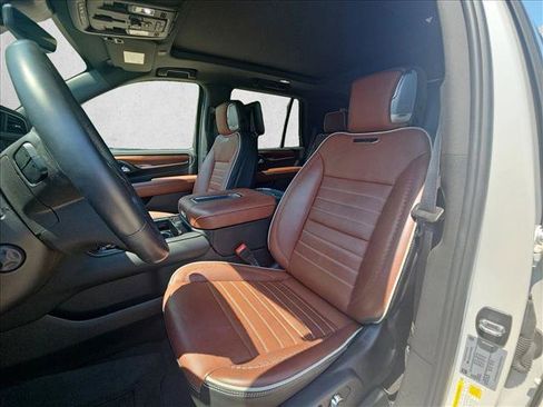 Used 2024 GMC Yukon Denali Ultimate AWD/4WD image 16