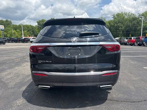 Used 2023 Buick Enclave Premium image 4