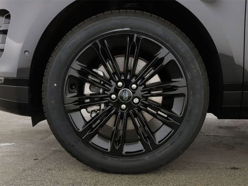 New 2024 Land Rover Range Rover Evoque Dynamic SE image 29