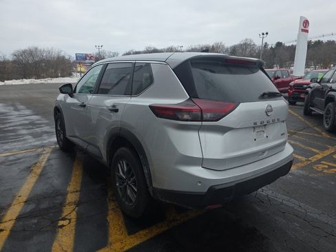 Certified 2024 Nissan Rogue S image 7