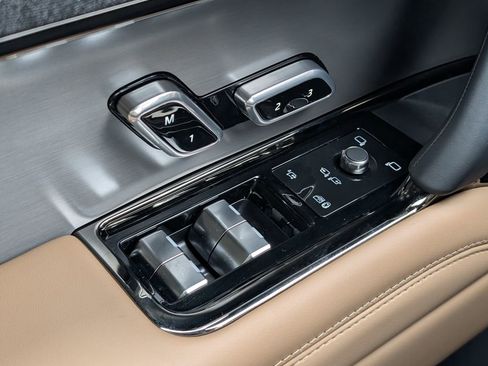 New 2026 Land Rover Range Rover Sport SE AWD/4WD image 24