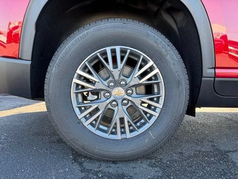 New 2026 Chevrolet Traverse LT w/ Driver Confidence Package FWD image 8