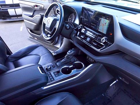 Used 2022 Toyota Highlander Platinum AWD/4WD image 15