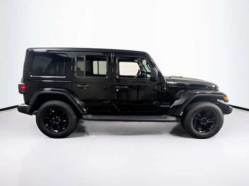 Used 2023 Jeep Wrangler Unlimited Sahara AWD/4WD image 4
