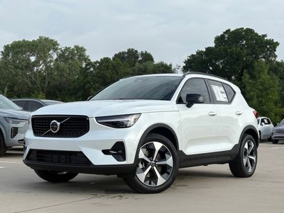 New 2026 Volvo XC40 B5 Plus w/ Protection Package Premier
