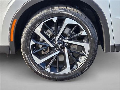 Used 2022 Mitsubishi Outlander SE image 23